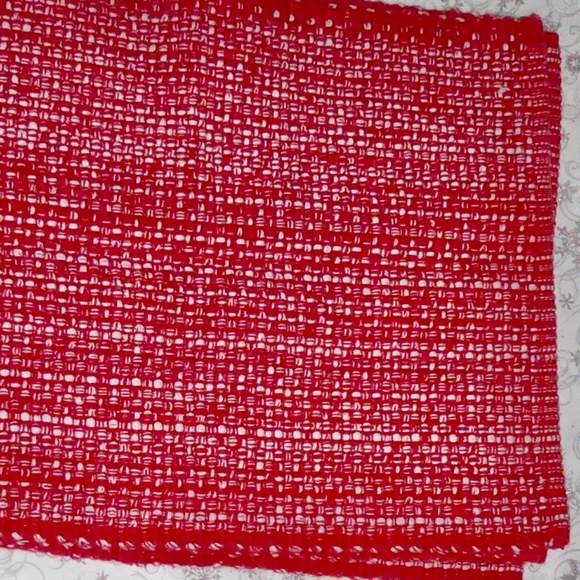 SET 6 RED/WHITE PLACEMATS RECTANGULAR COTTON 17" x 12" CROCHET WEAVE THICK EUC - Picture 3 of 3